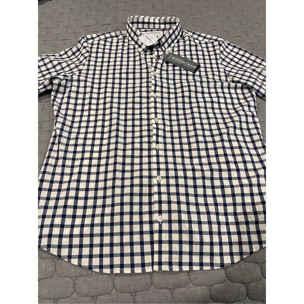 NWT Men’s button down short sleeve casual shirt.  Size XL by Mizzen + Main.